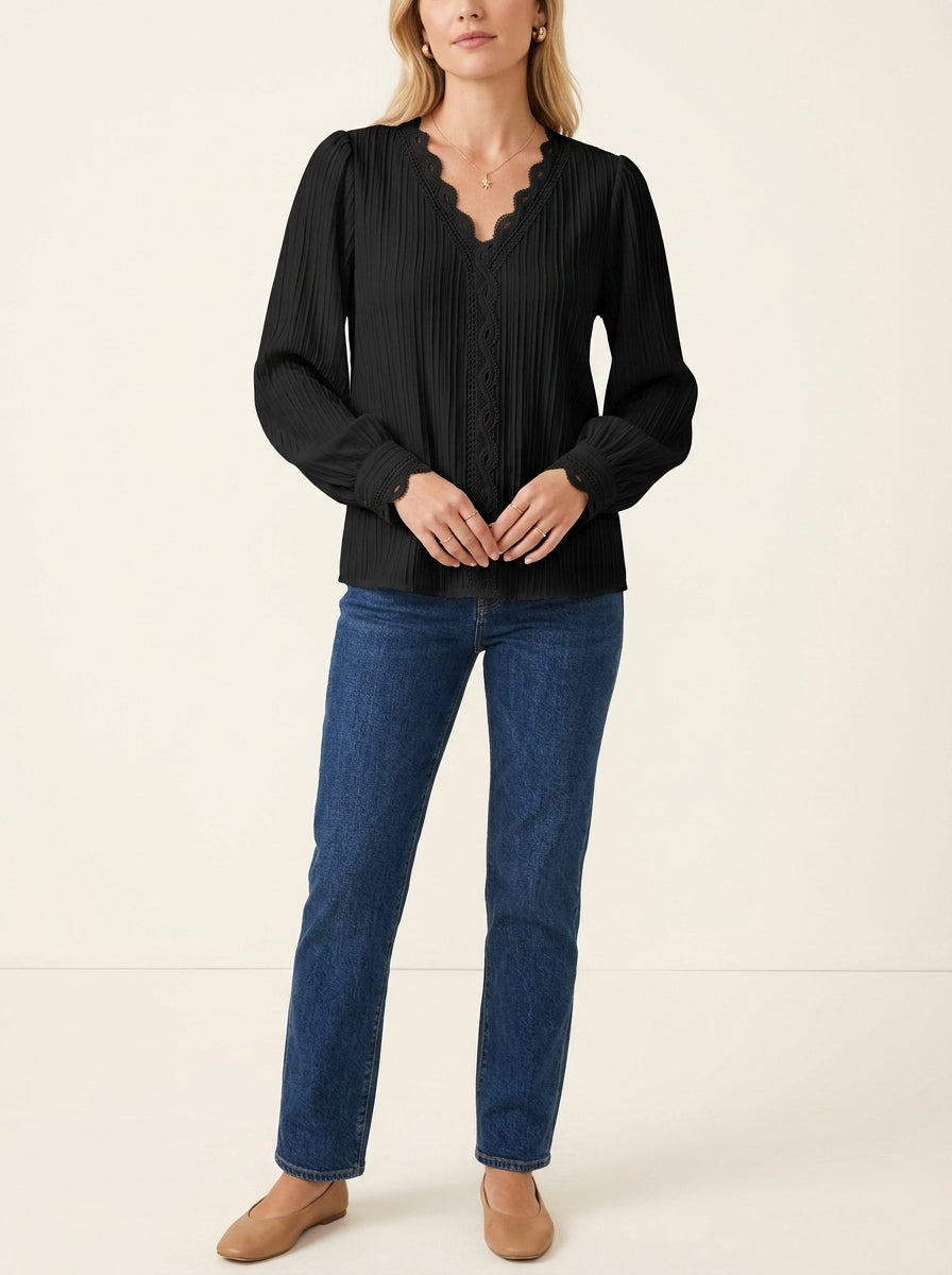 Sam | Blouse with Chiffon and Lace Details