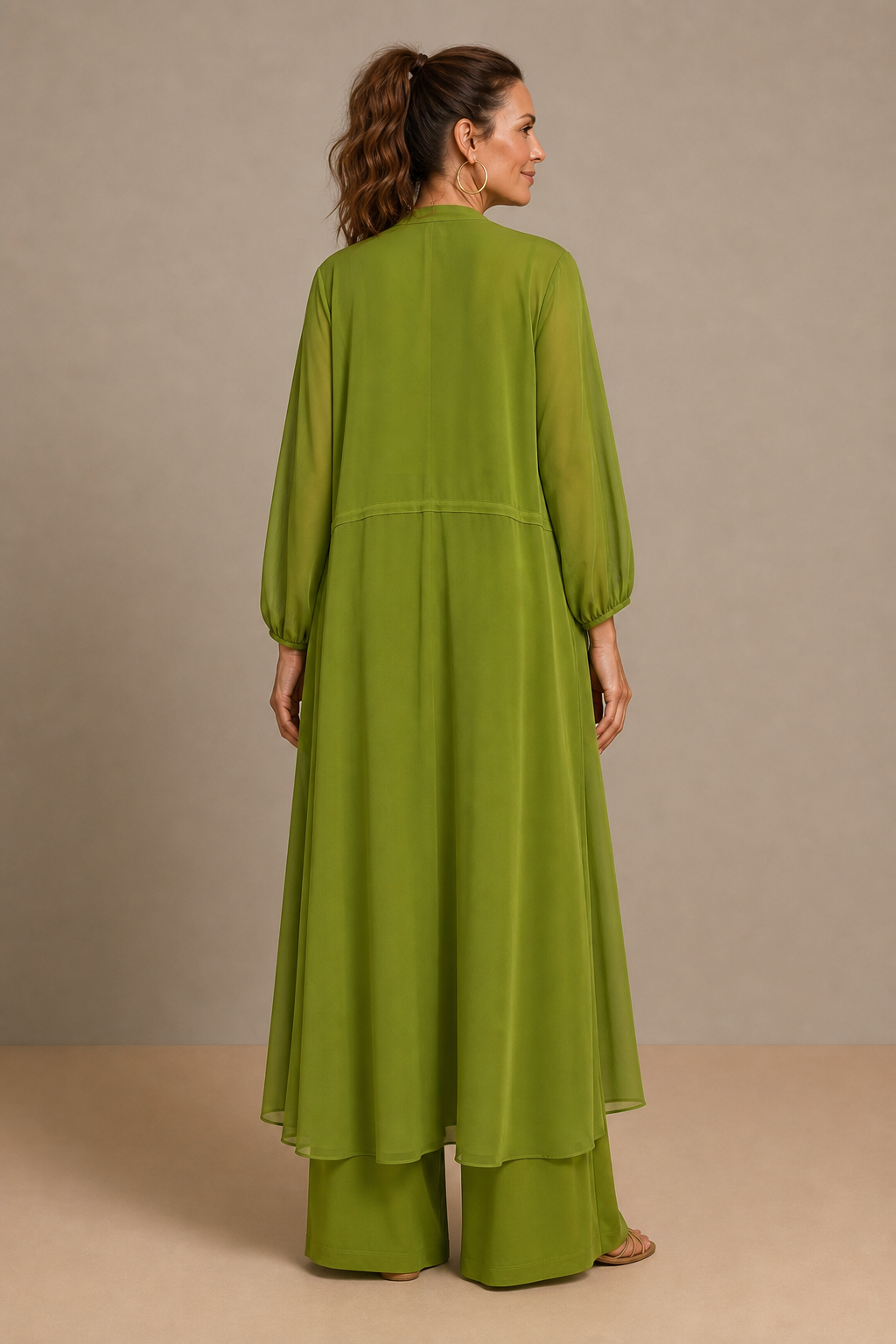 Lindsy - Elegant Comfortable Set
