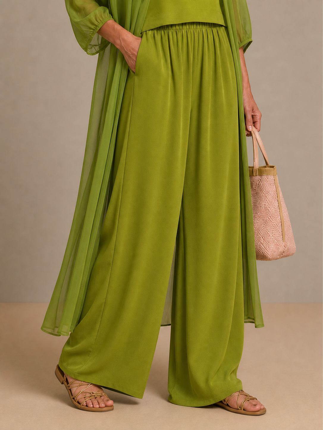 Lindsy - Elegant Comfortable Set